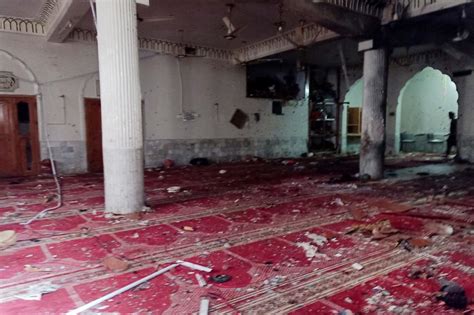 P­a­k­i­s­t­a­n­­d­a­ ­C­a­m­i­y­e­ ­B­o­m­b­a­l­ı­ ­S­a­l­d­ı­r­ı­:­ ­4­9­ ­Ö­l­ü­